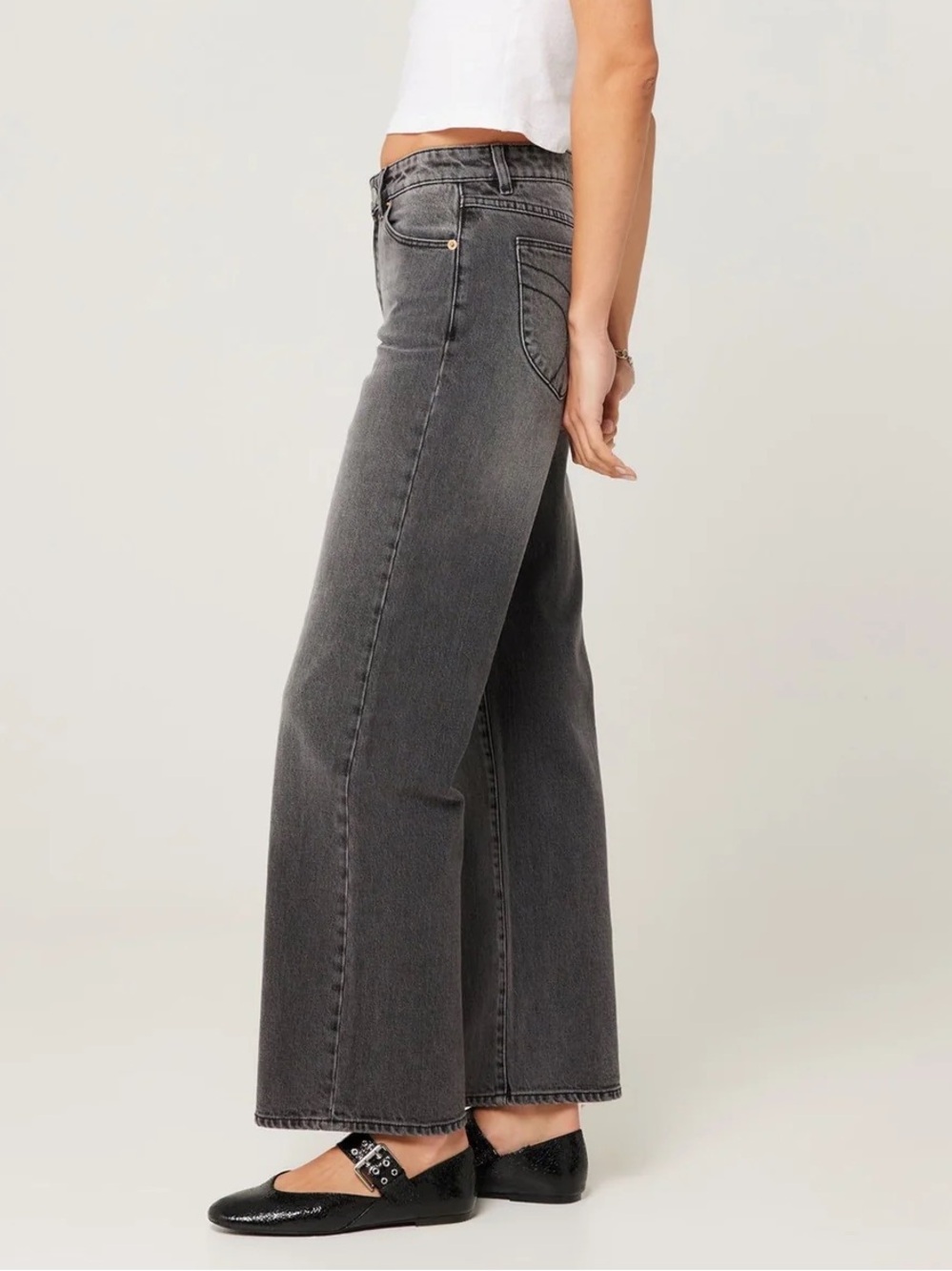 Rolla’s • Heidi low loose worn black jeans